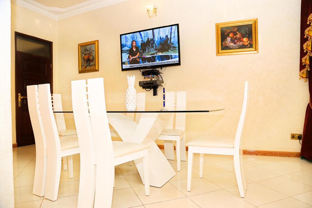 Вилла Plot 4 Kavuma Close Кампала Экстерьер фото