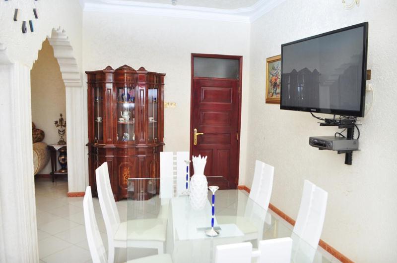 Вилла Plot 4 Kavuma Close Кампала Экстерьер фото